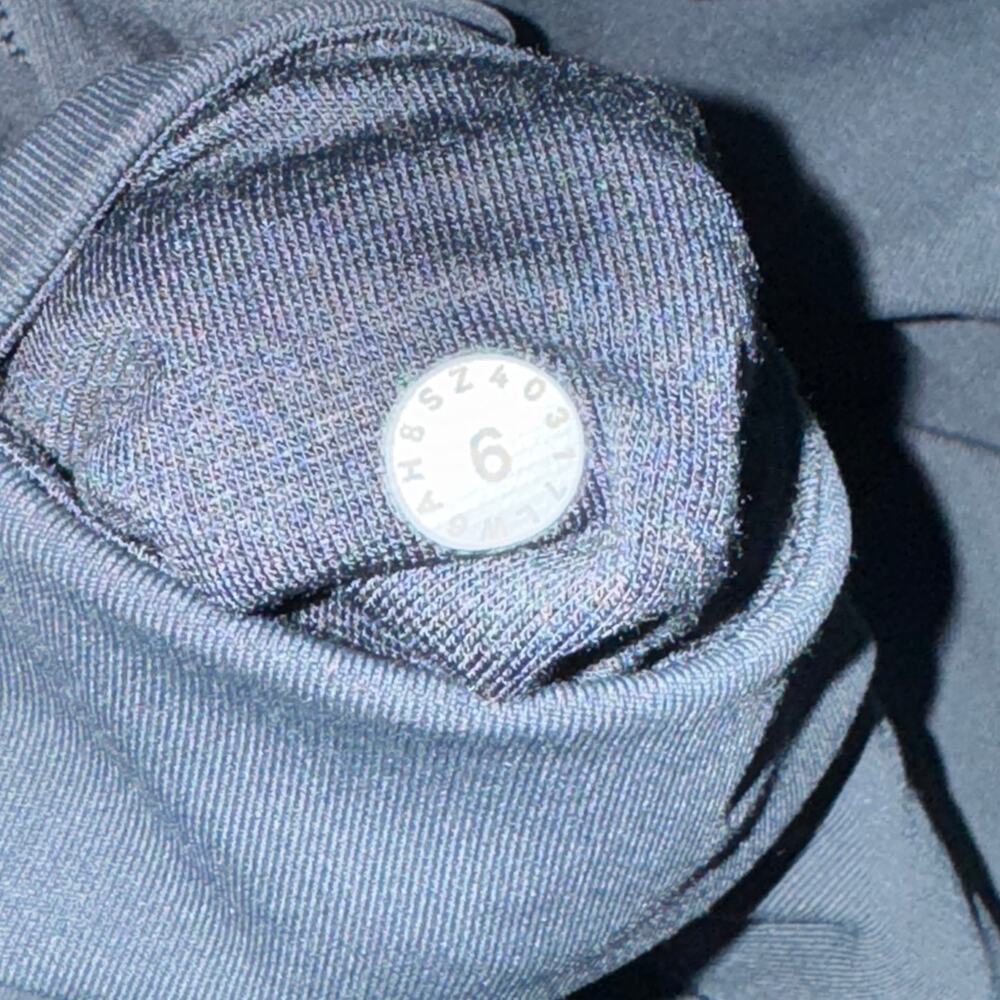 Lululemon Home Stretch Crop Women's Size 6 Melanite Gray Full On Luxtreme Mesh - Picture 7 of 7